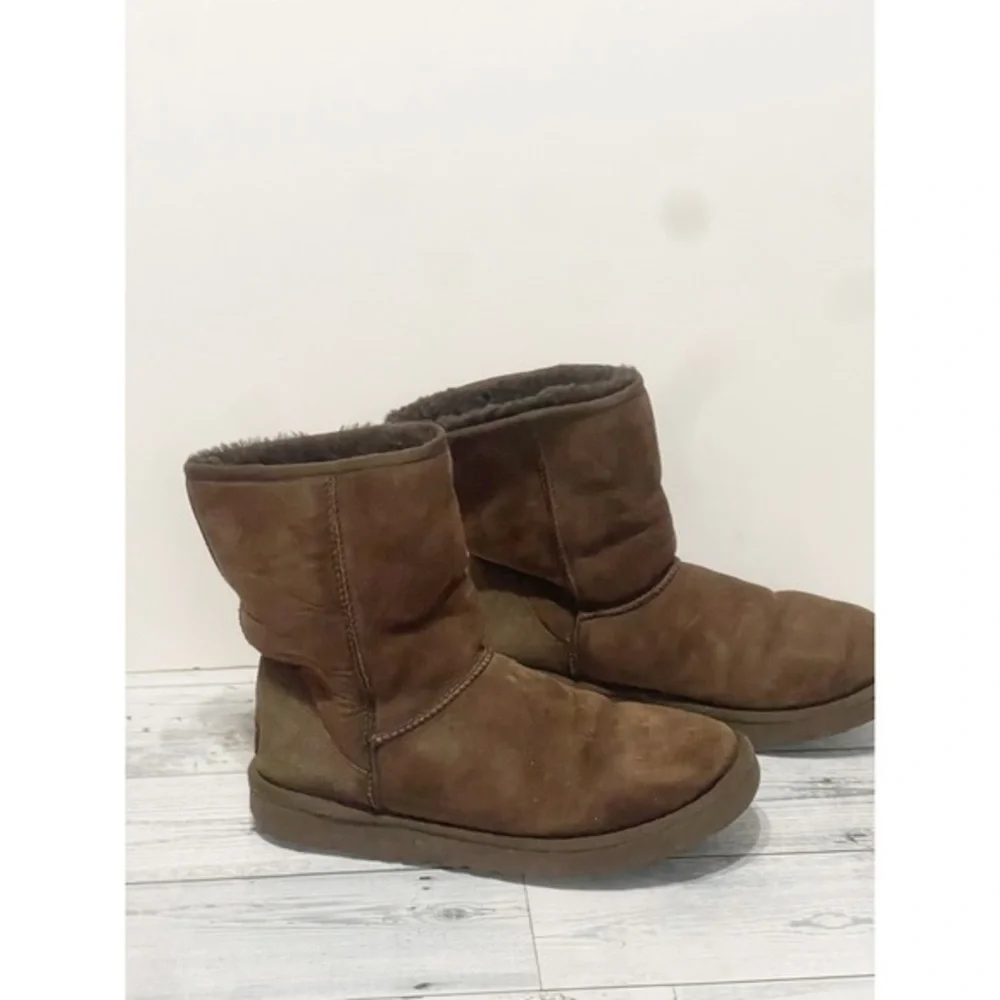 UGG used brown